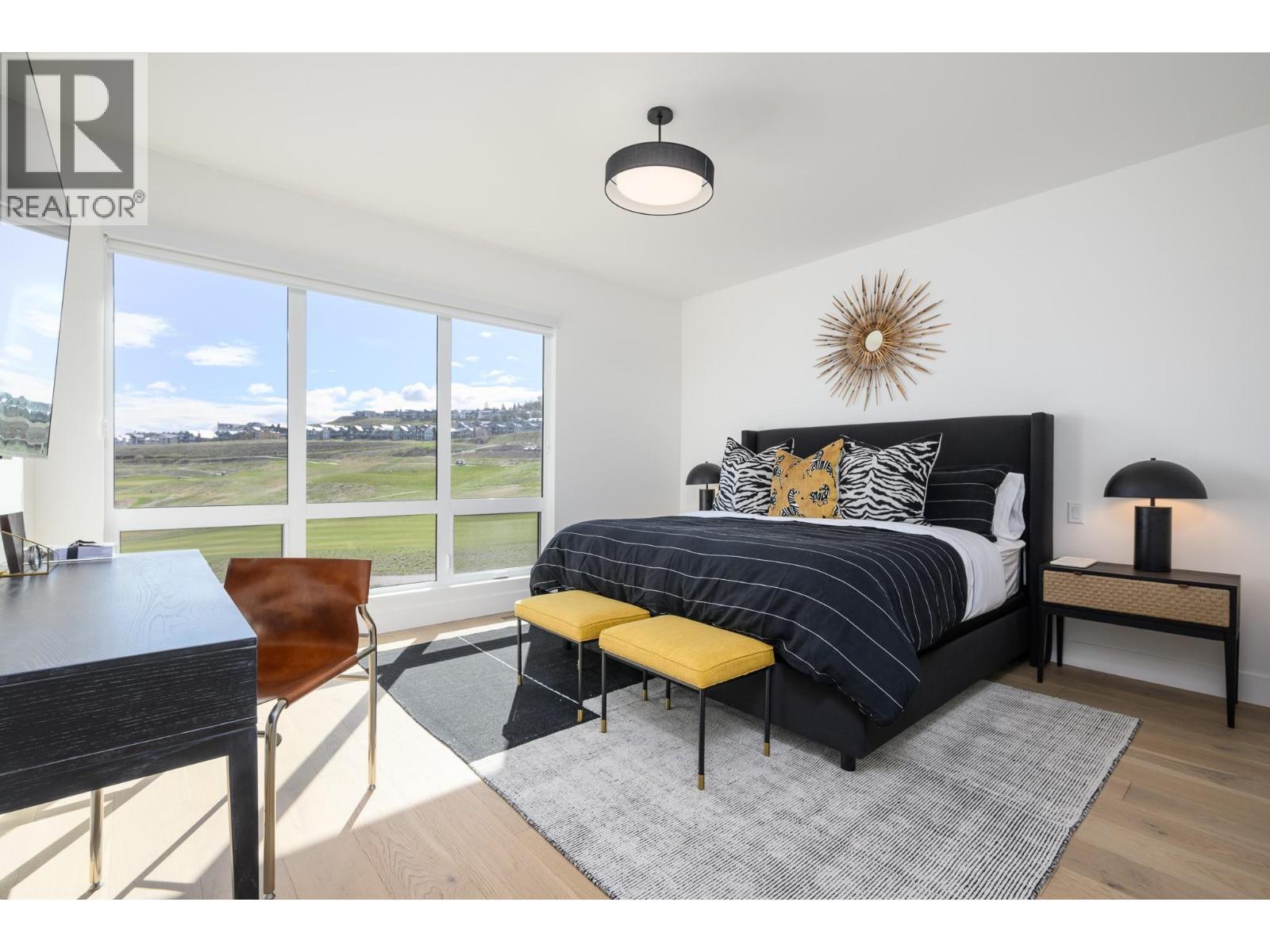 105 Predator Ridge Drive Unit# 21, Vernon, BC - Indoor Photo Showing Bedroom
