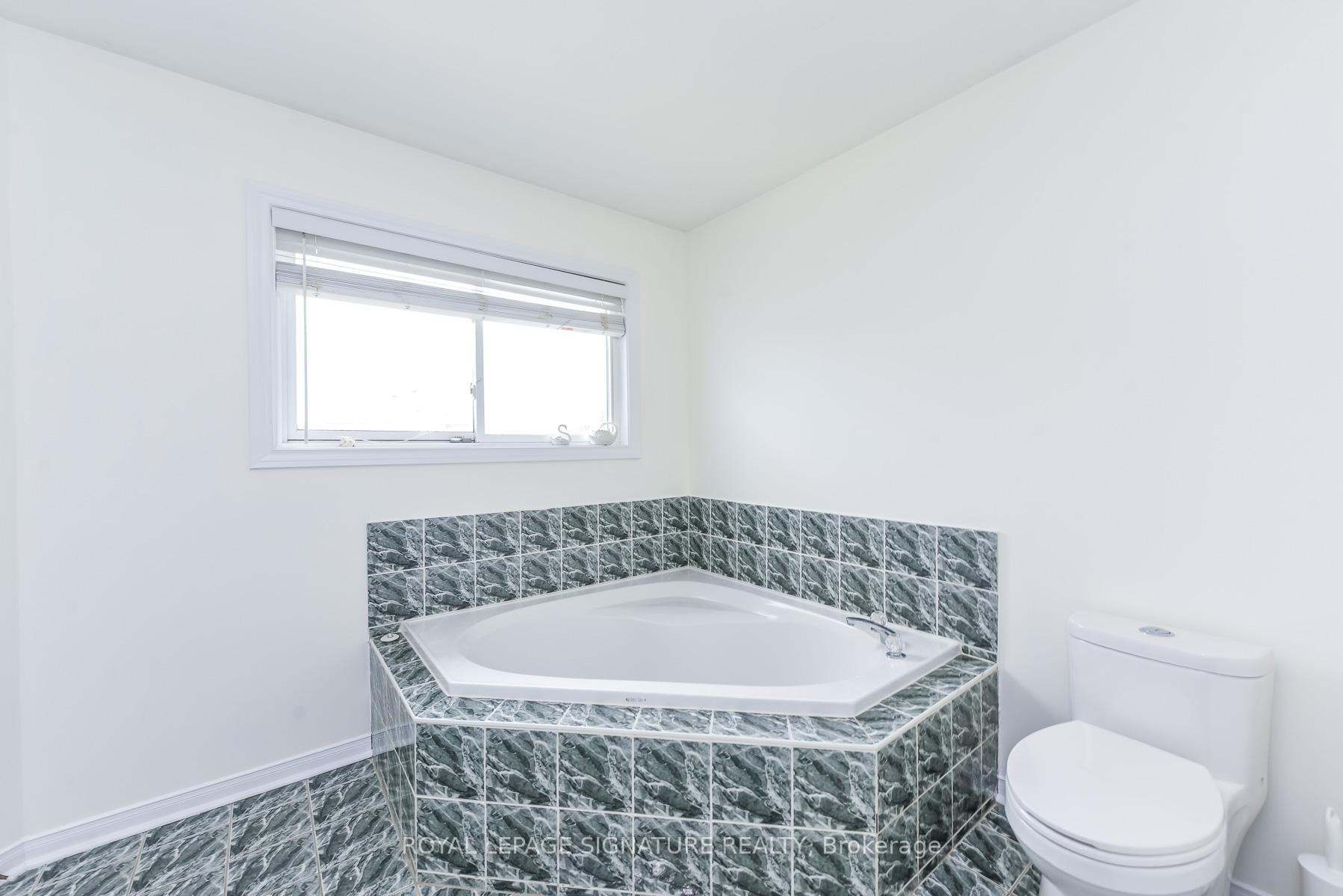 1307 Midgreen Lane, Mississauga, ON