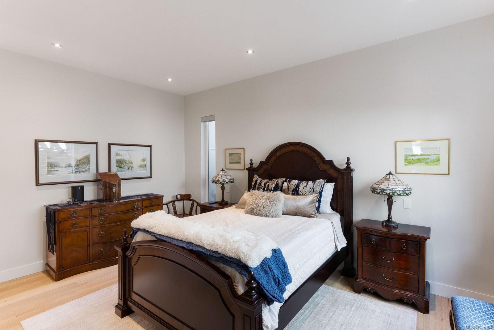 10303 Resthaven Dr, Sidney, BC - Indoor Photo Showing Bedroom