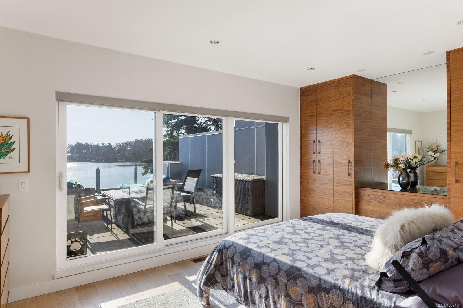 10303 Resthaven Dr, Sidney, BC - Indoor Photo Showing Bedroom