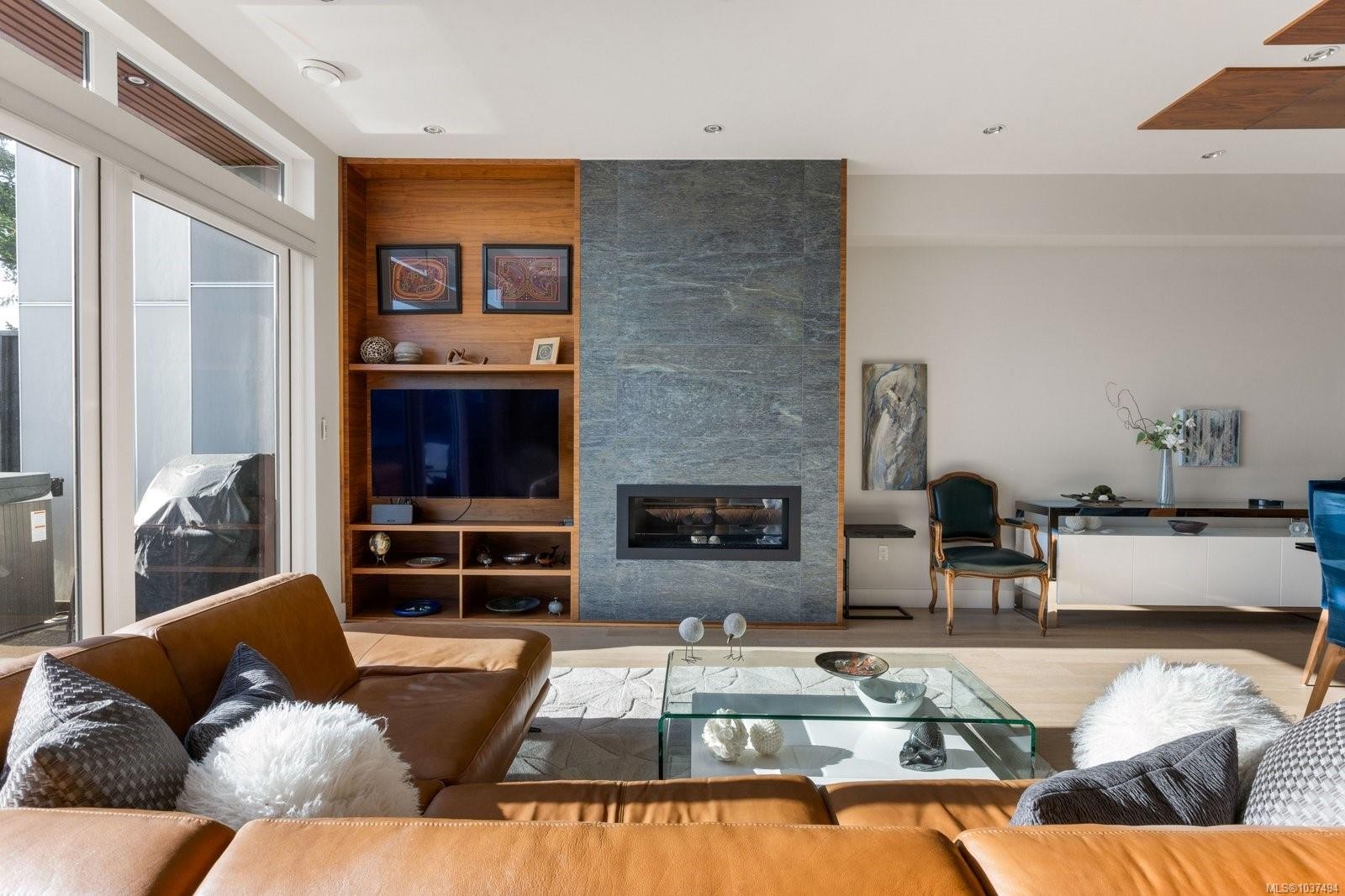 10303 Resthaven Dr, Sidney, BC - Indoor Photo Showing Living Room With Fireplace