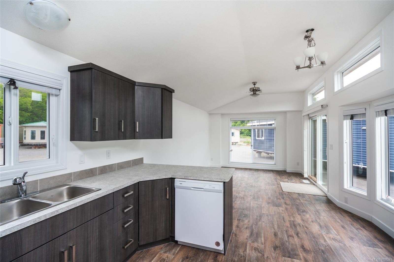 #9-731 Marine Dr, Ucluelet, BC