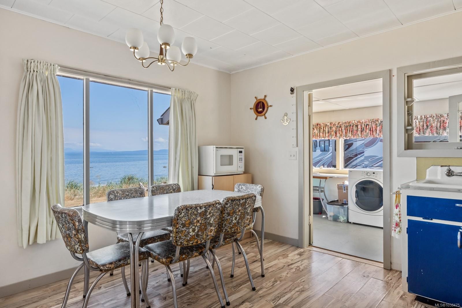 1494 Wilkinson Rd, Comox, BC