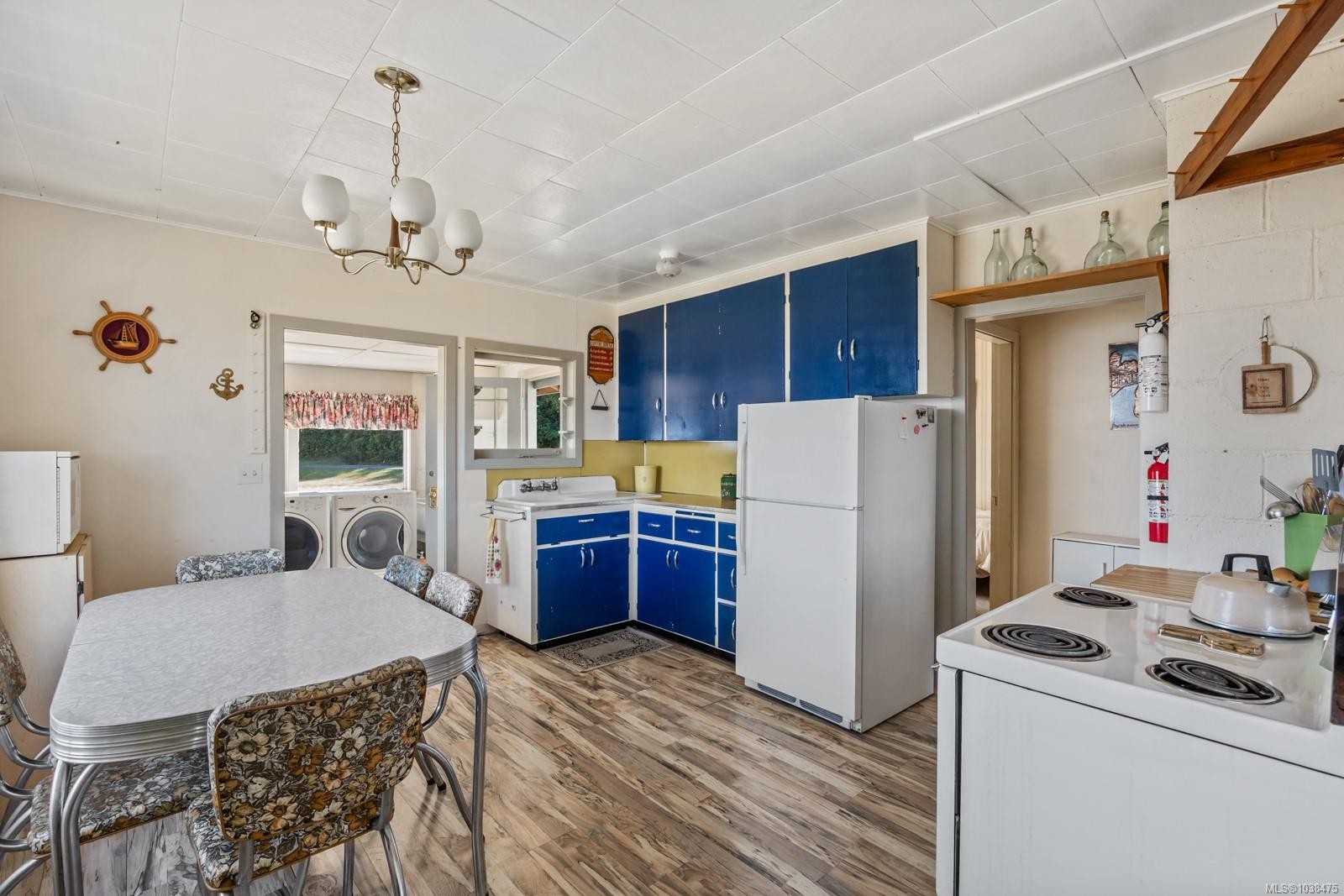 1494 Wilkinson Rd, Comox, BC