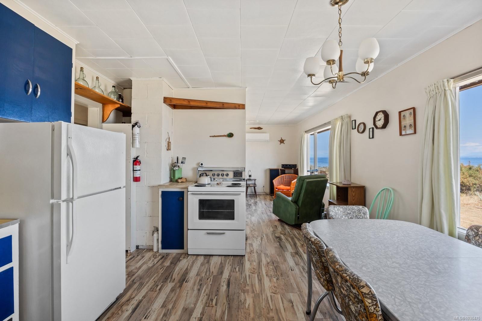 1494 Wilkinson Rd, Comox, BC