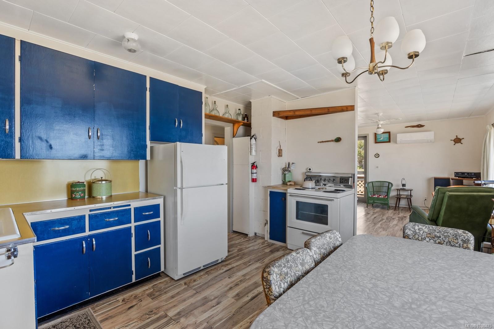 1494 Wilkinson Rd, Comox, BC