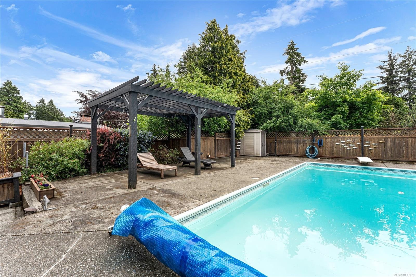 2280 Aldeane Ave, Colwood, BC