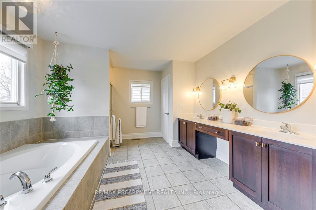 4267 Sarazen Drive, Burlington, ON