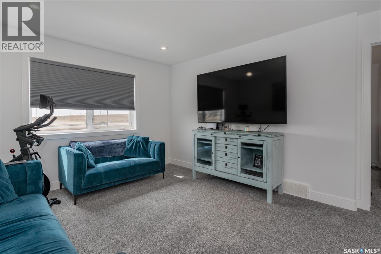335 Hassard Close, Saskatoon, SK - Indoor