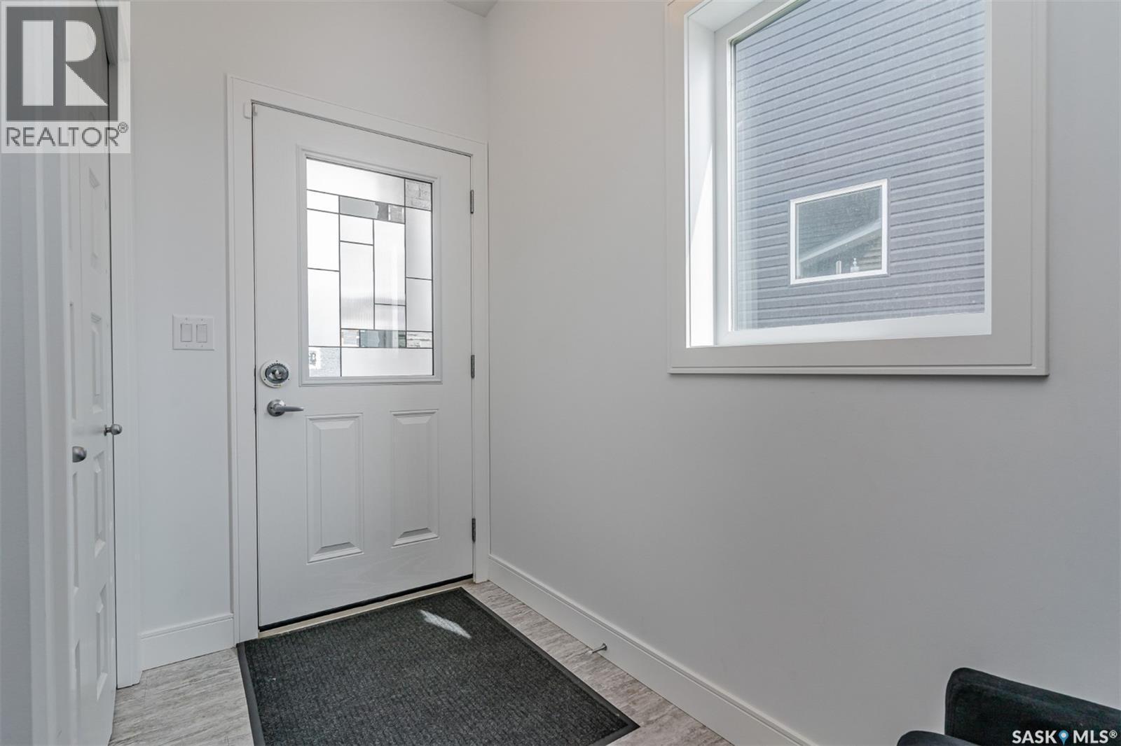 335 Hassard Close, Saskatoon, SK - Indoor Photo Showing Other Room