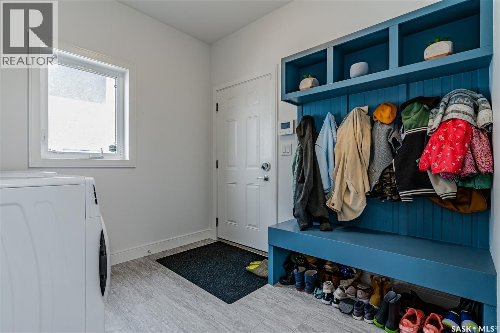 335 Hassard Close, Saskatoon, SK - Indoor