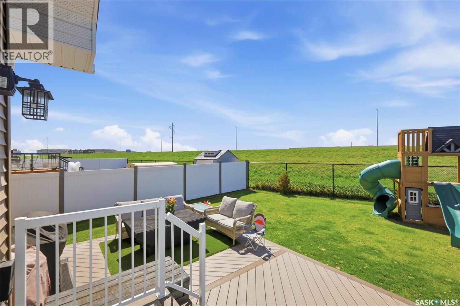 335 Hassard Close, Saskatoon, SK - Outdoor