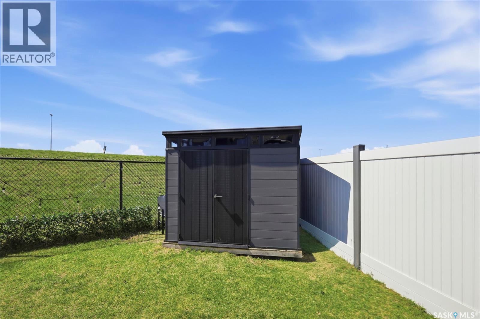 335 Hassard Close, Saskatoon, SK - Outdoor