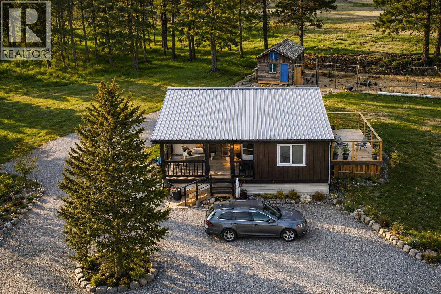 5553 93/95 Highway, Ta Ta Creek, BC - Outdoor