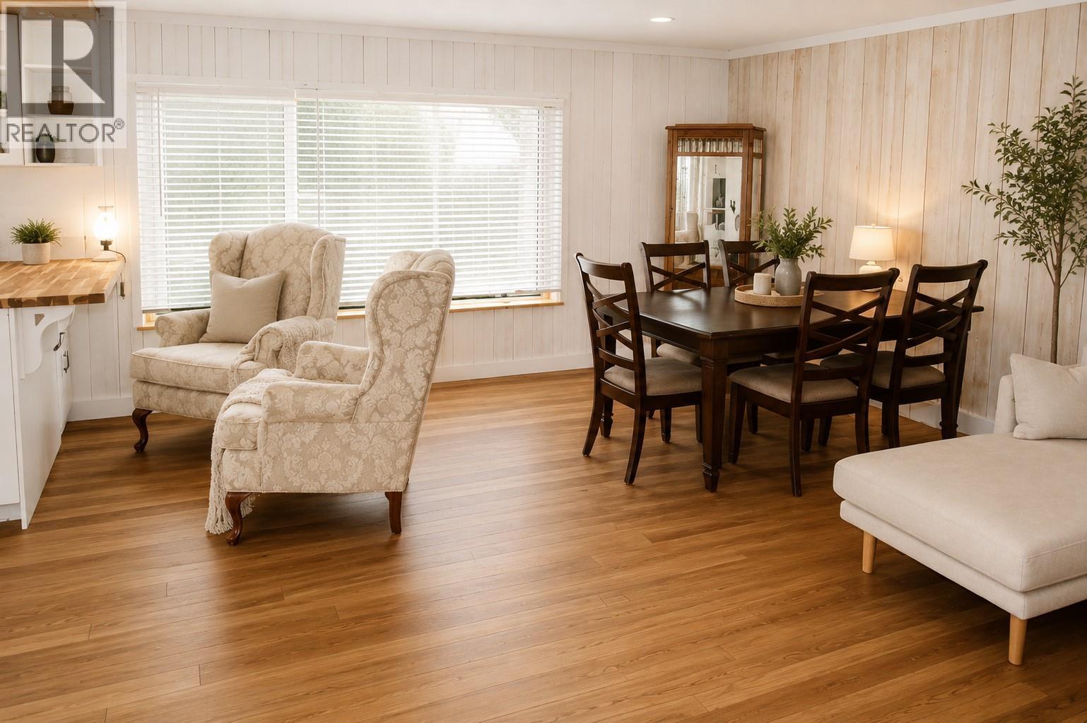 5553 93/95 Highway, Ta Ta Creek, BC - Indoor