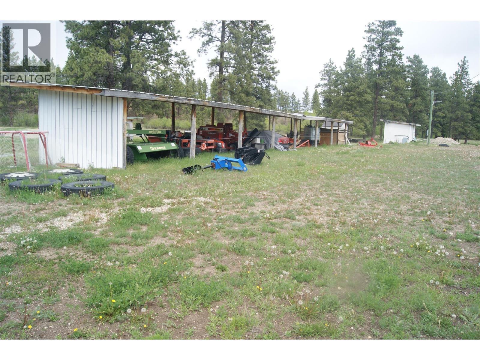 5553 93/95 Highway, Ta Ta Creek, BC - Outdoor