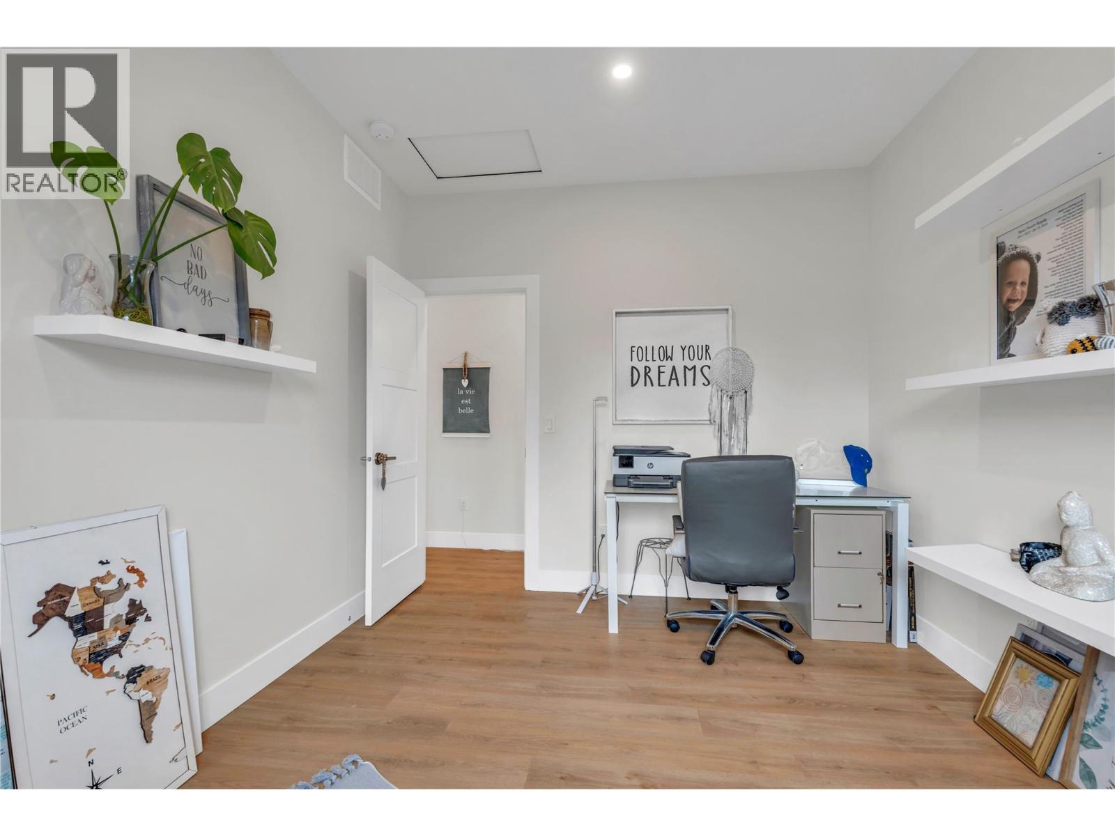 264 Douglas Avenue, Penticton, BC - Indoor