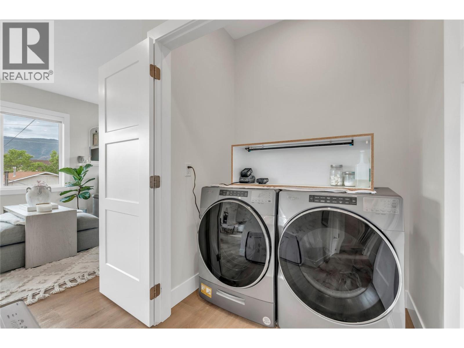 264 Douglas Avenue, Penticton, BC - Indoor Photo Showing Laundry Room