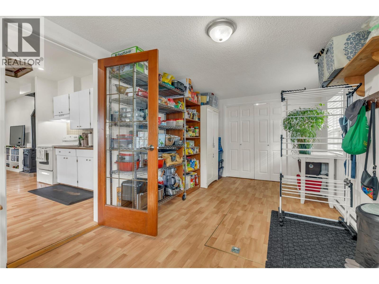 264 Douglas Avenue, Penticton, BC - Indoor