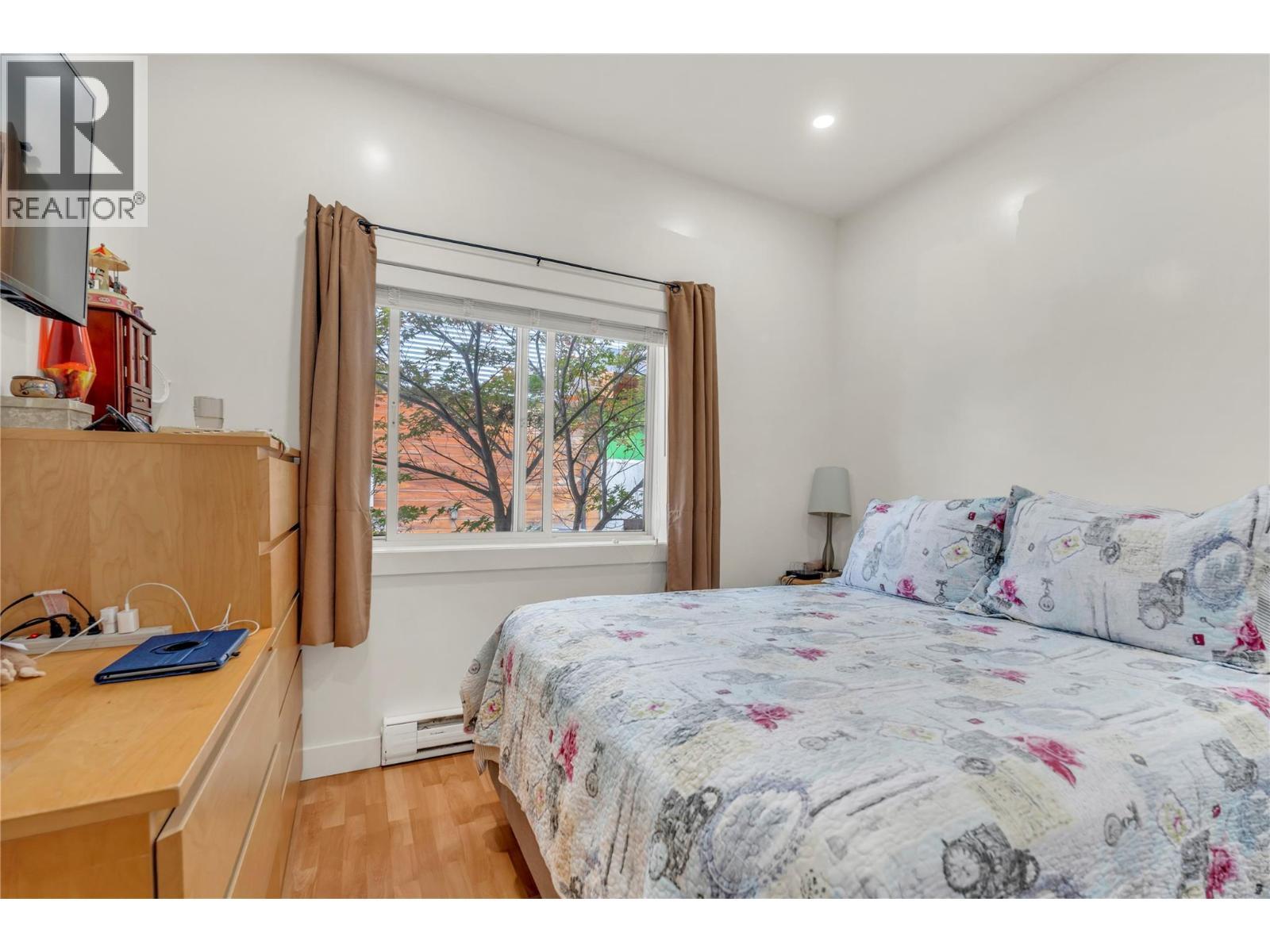 264 Douglas Avenue, Penticton, BC - Indoor Photo Showing Bedroom
