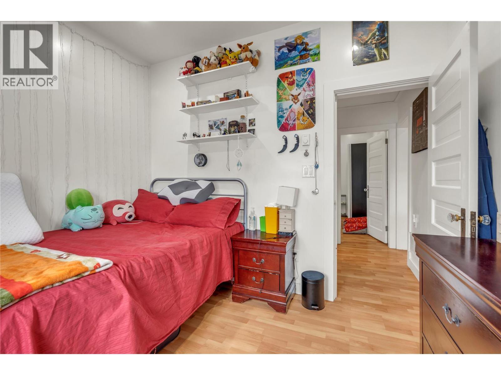 264 Douglas Avenue, Penticton, BC - Indoor Photo Showing Bedroom