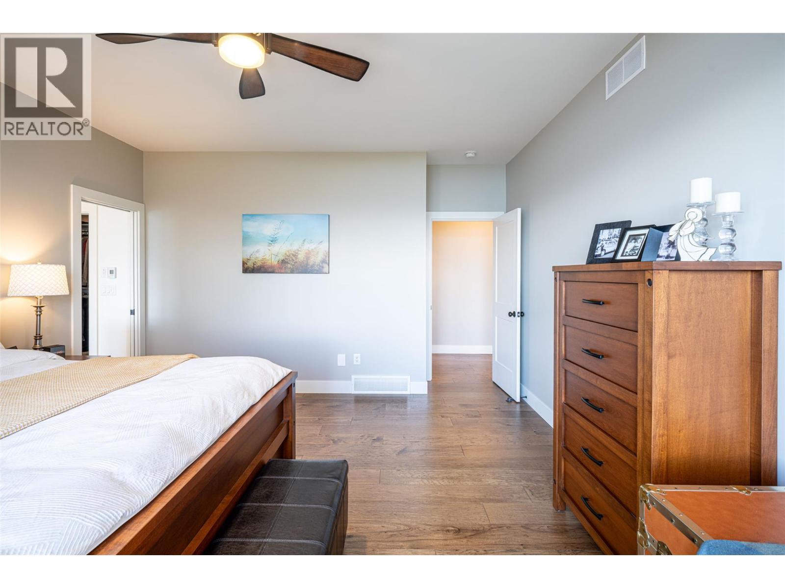 Primary bedroom - 132 Crown Crescent, Vernon, BC - Indoor Photo Showing Bedroom