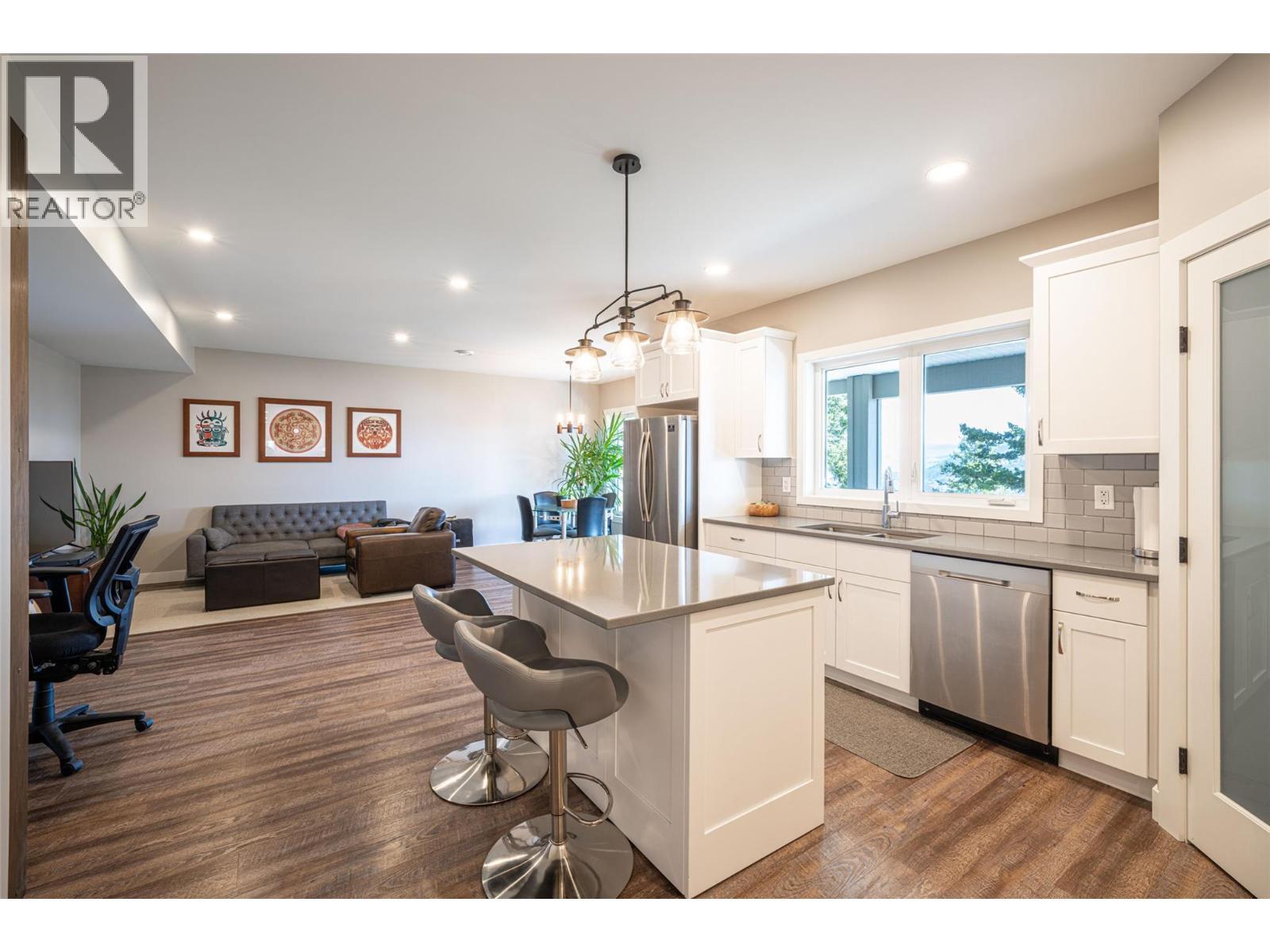 Basement suite kitchen - 132 Crown Crescent, Vernon, BC - Indoor Photo Showing Kitchen With Upgraded Kitchen
