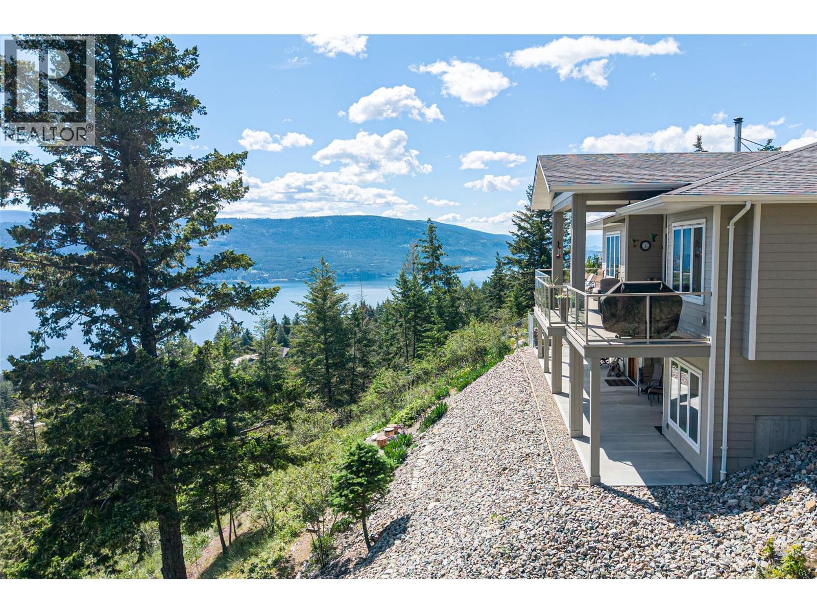 132 Crown Crescent, Vernon, BC - Outdoor