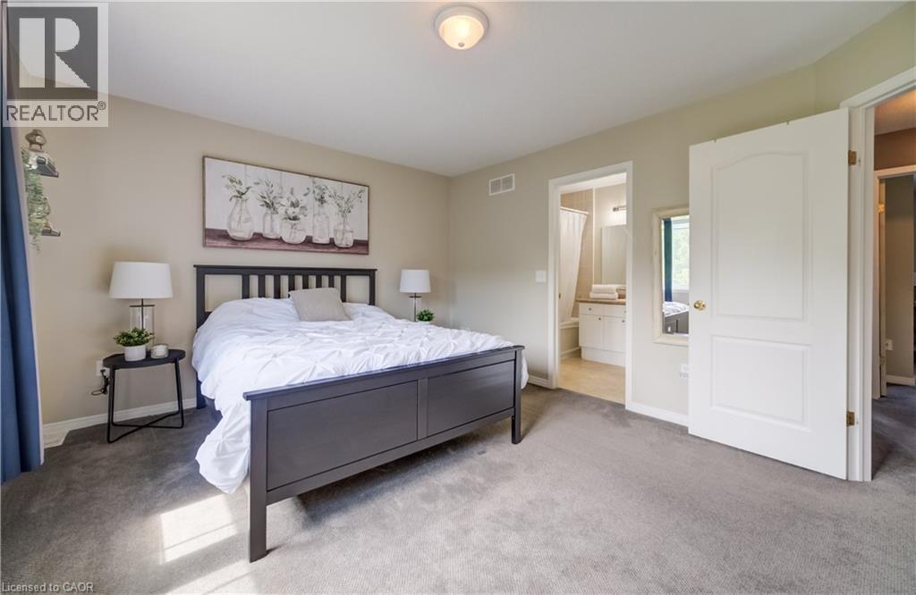 35 Grosvenor Lane, Cambridge, ON - Indoor Photo Showing Bedroom