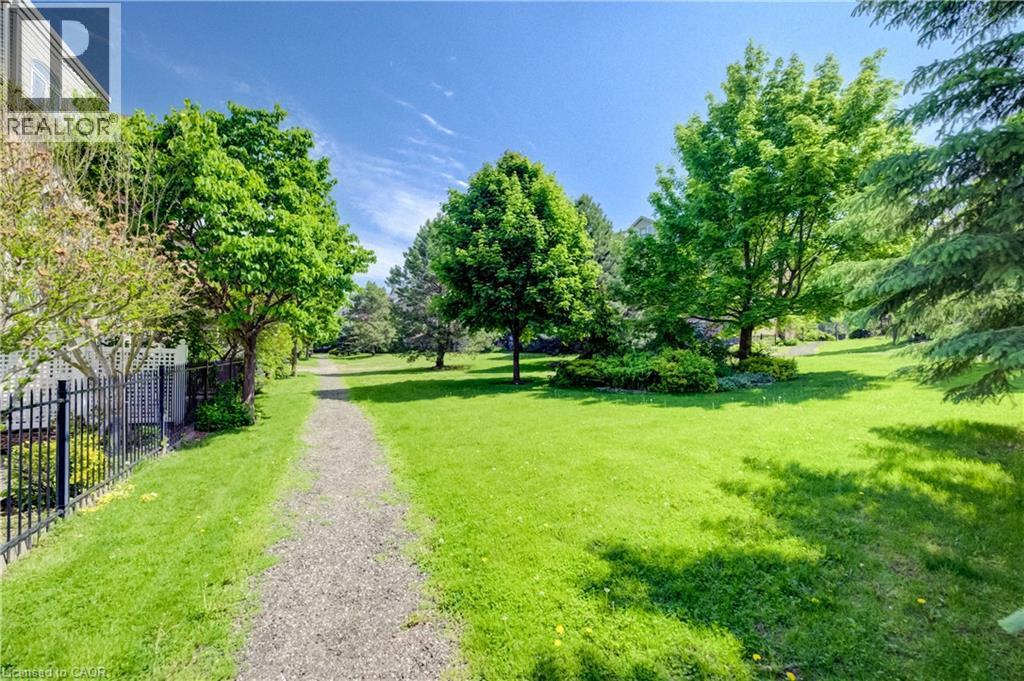 35 Grosvenor Lane, Cambridge, ON - Outdoor