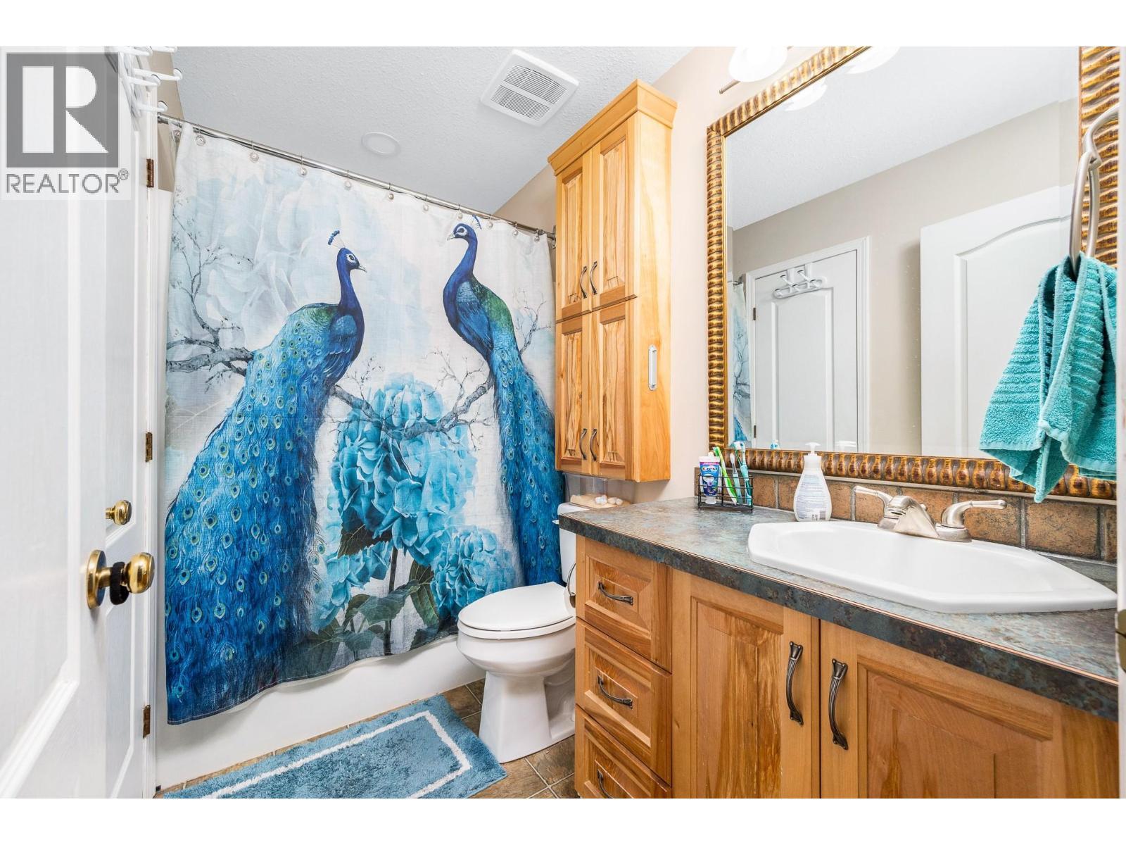 2395 Pleasant Valley Road Unit# 5, Armstrong, BC - Indoor Photo Showing Bathroom