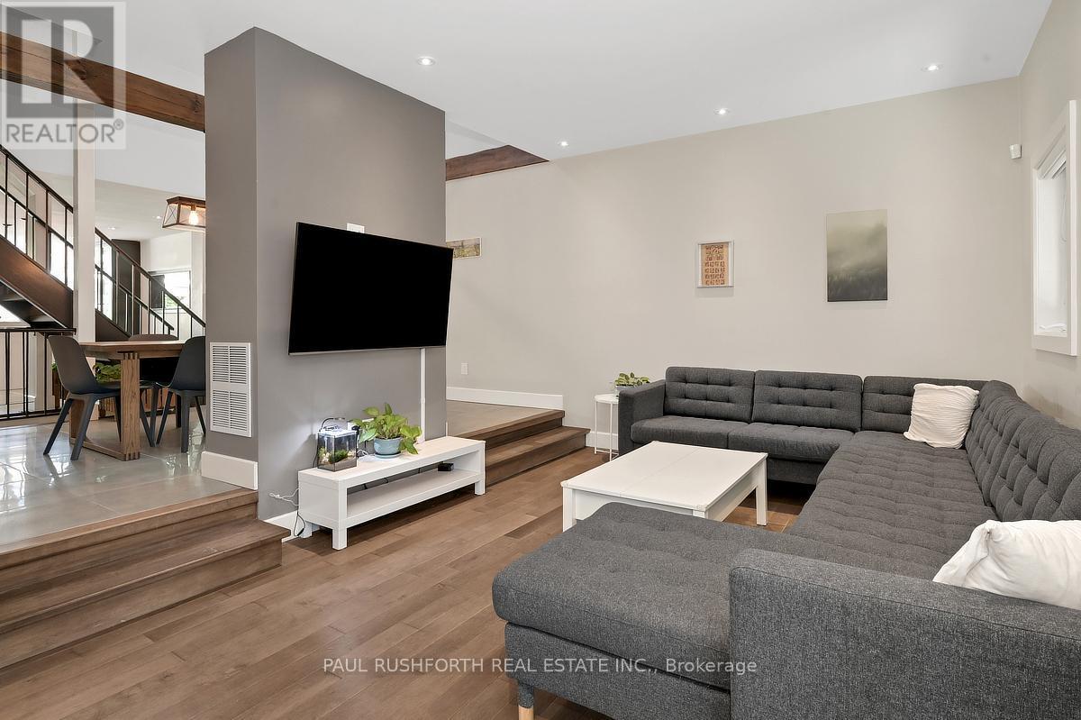 Living Room - 501 Wilbrod Street, Ottawa, ON - Indoor Photo Showing Living Room