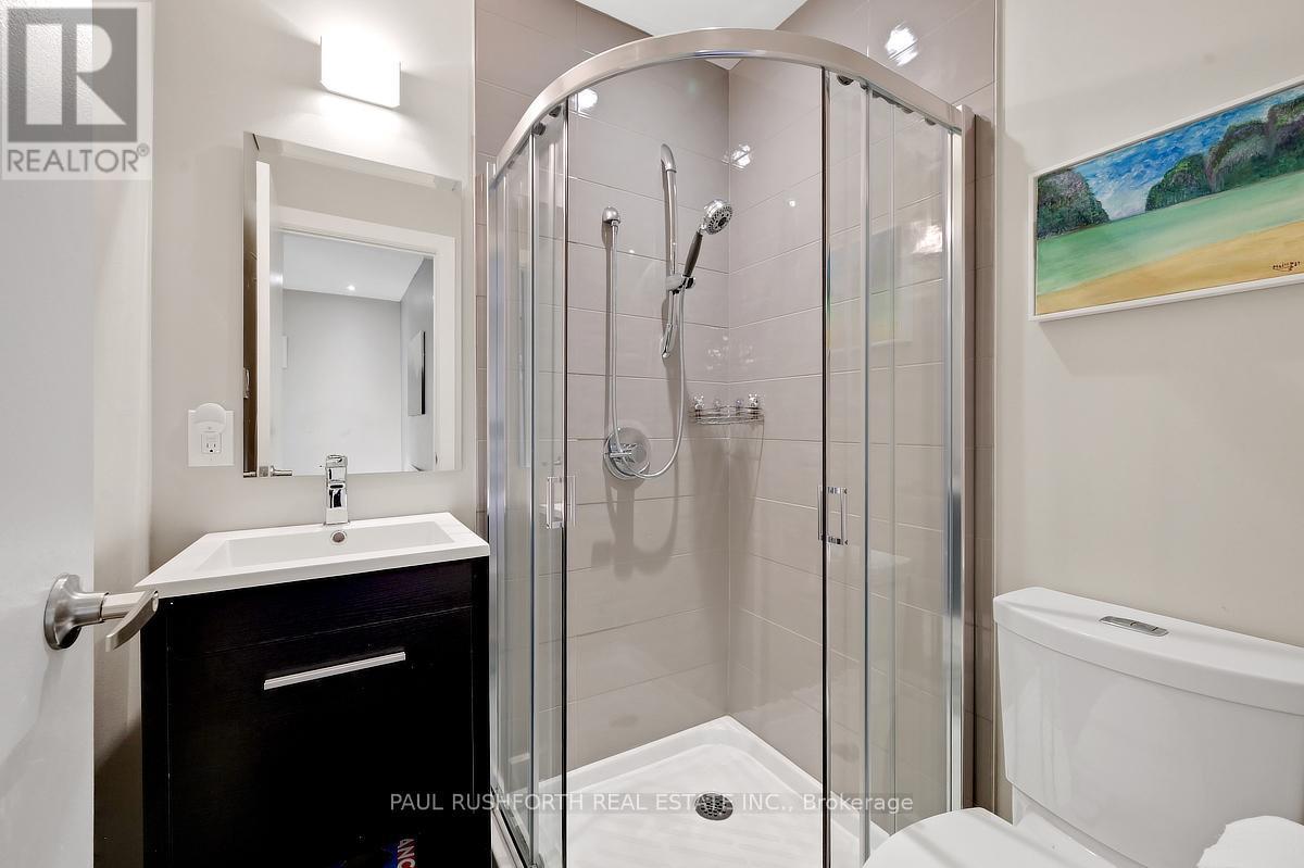 3 Piece Ensuite-Bedroom #2 - 501 Wilbrod Street, Ottawa, ON - Indoor Photo Showing Bathroom