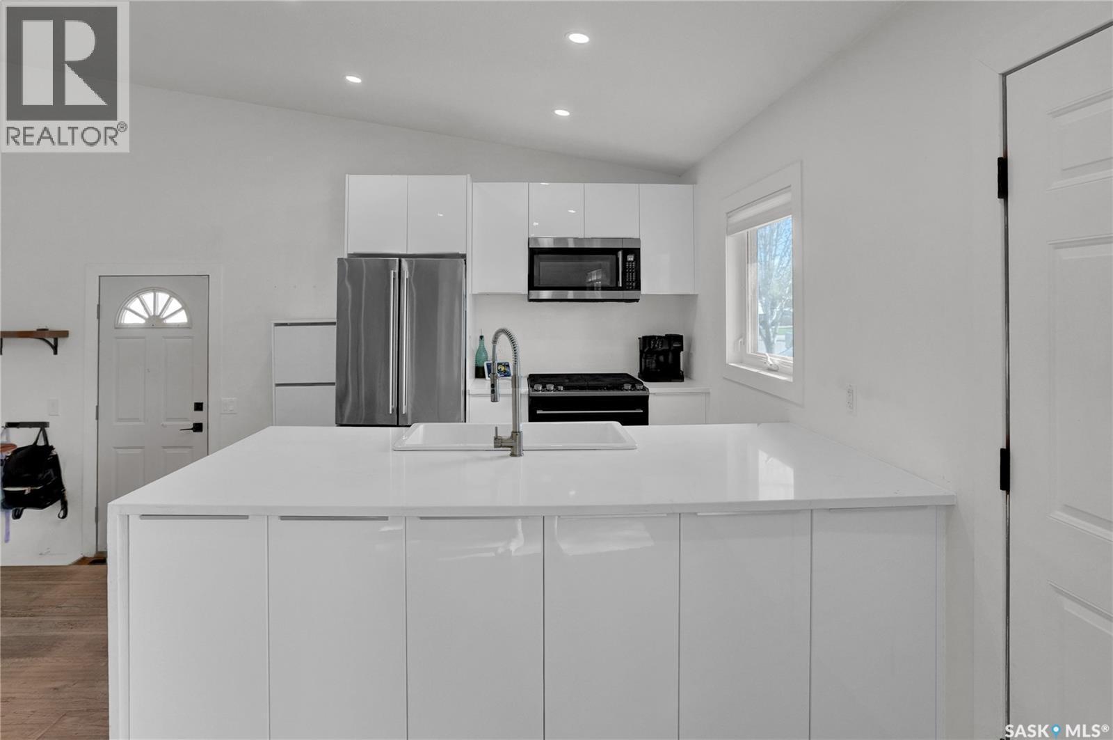 1114 Bayda Crescent, Regina, SK - Indoor Photo Showing Kitchen With Double Sink