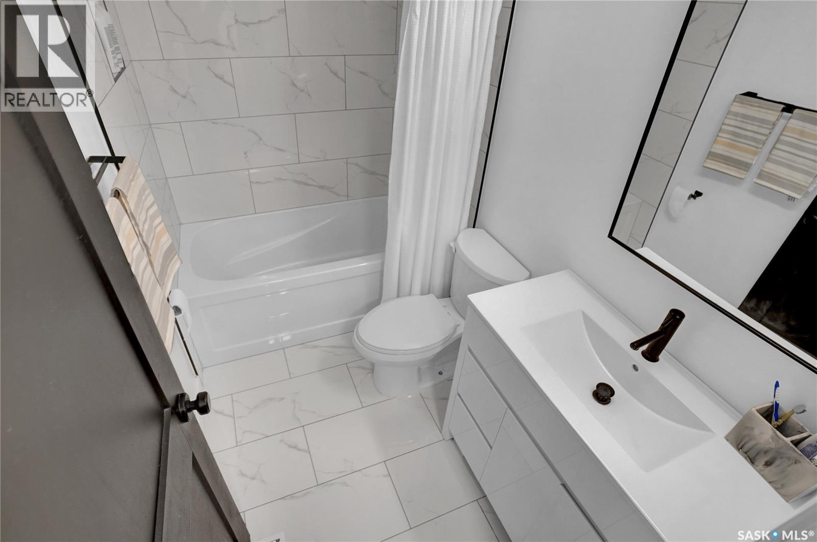 1114 Bayda Crescent, Regina, SK - Indoor Photo Showing Bathroom