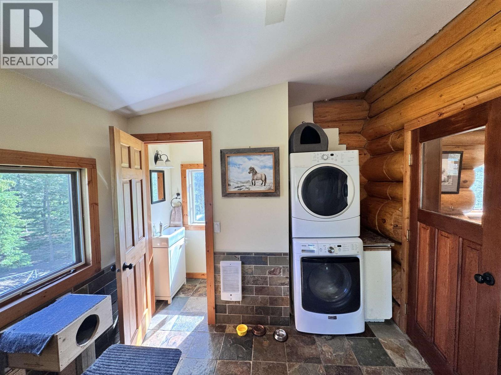 4485 Trip Road, 100 Mile House, BC - Indoor Photo Showing Laundry Room