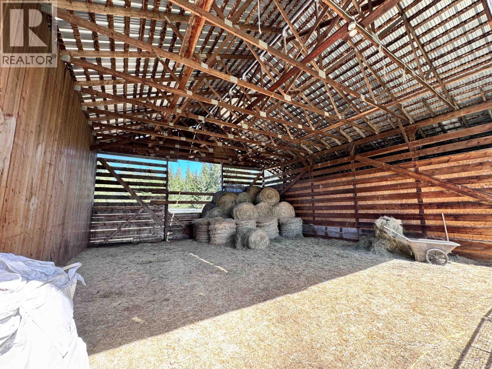 4485 Trip Road, 100 Mile House, BC - Indoor