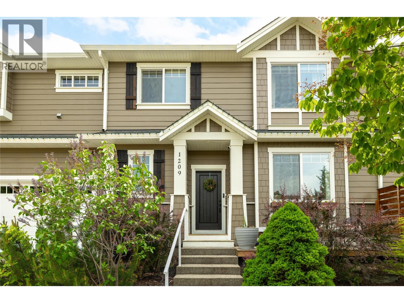 1209 Bergamot Avenue, Kelowna, BC - Outdoor With Facade