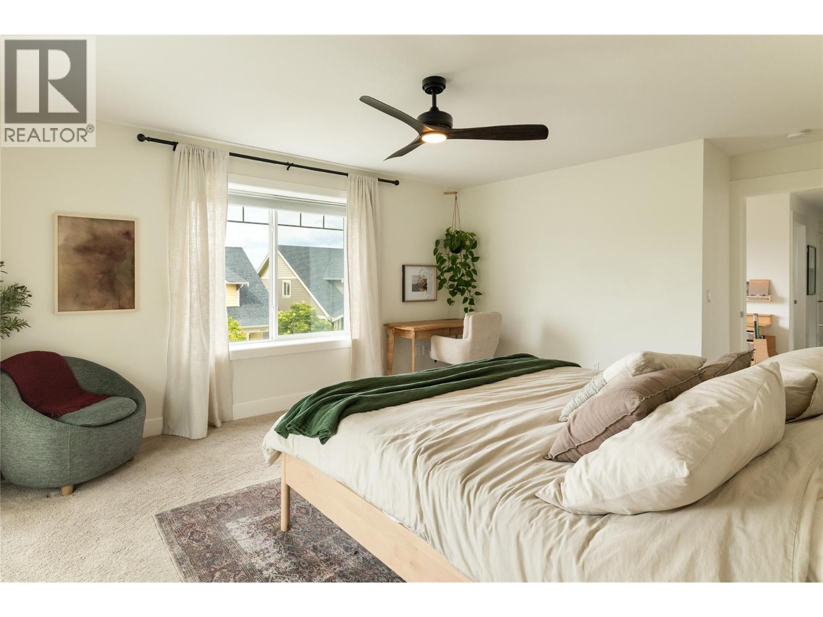 1209 Bergamot Avenue, Kelowna, BC - Indoor Photo Showing Bedroom