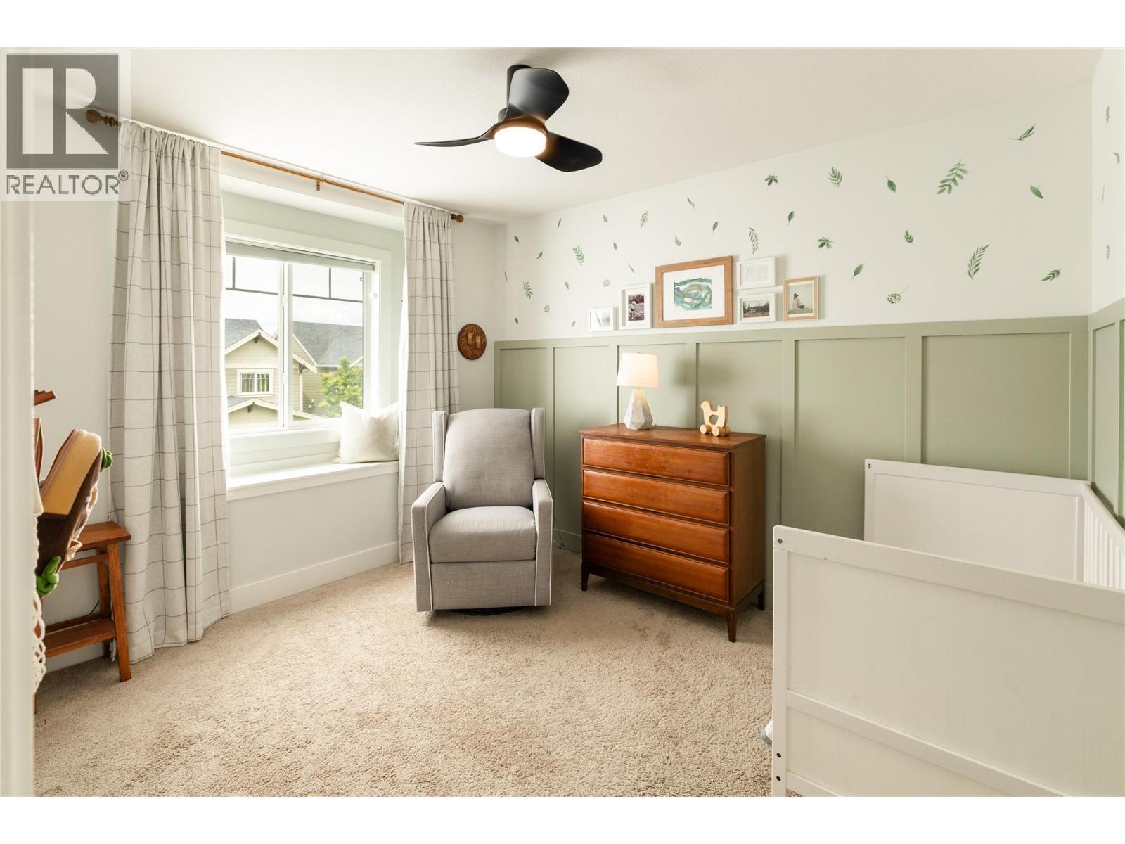 1209 Bergamot Avenue, Kelowna, BC - Indoor Photo Showing Bedroom