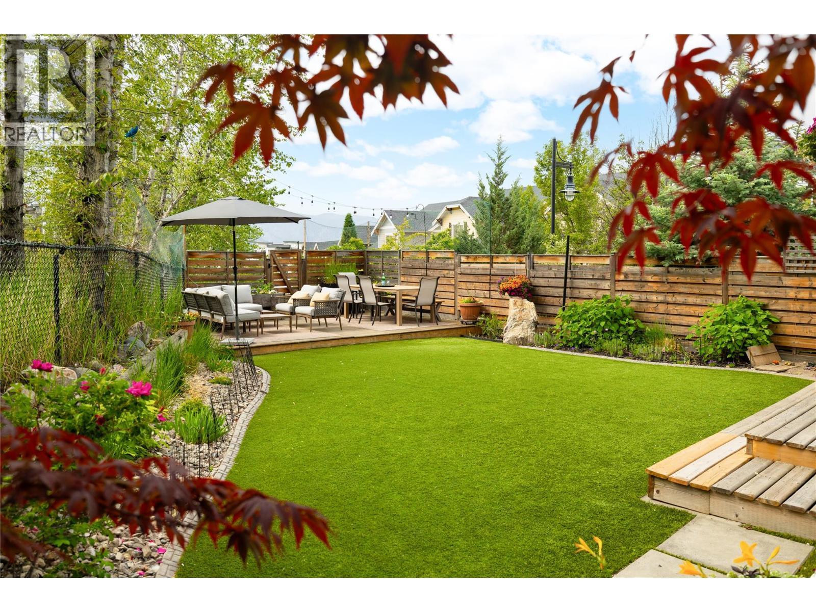 1209 Bergamot Avenue, Kelowna, BC - Outdoor With Deck Patio Veranda