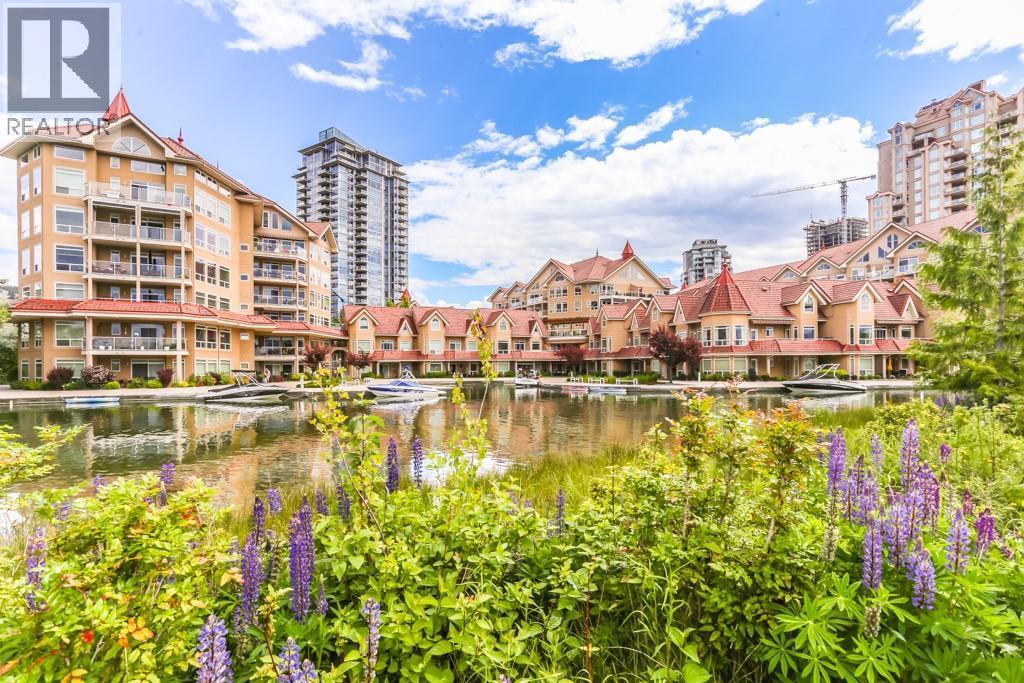 1088 Sunset Drive Unit# 635, Kelowna, BC - Outdoor With Facade