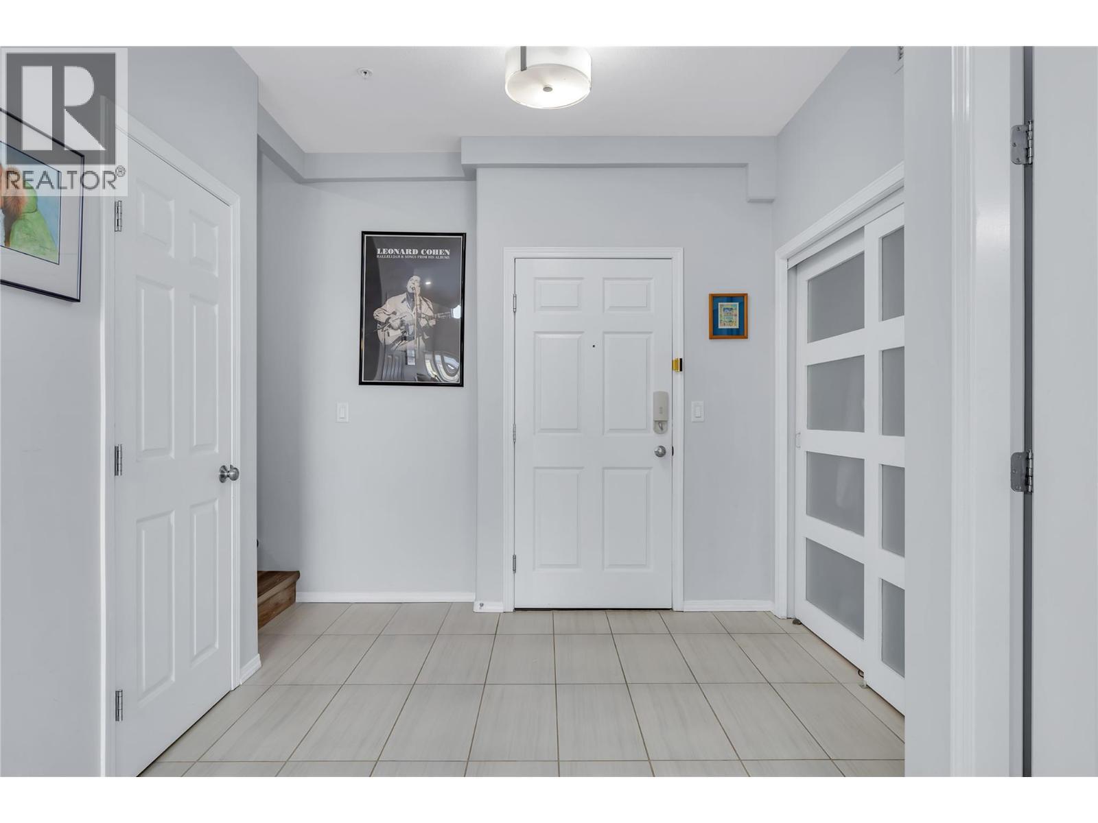1088 Sunset Drive Unit# 635, Kelowna, BC - Indoor Photo Showing Other Room