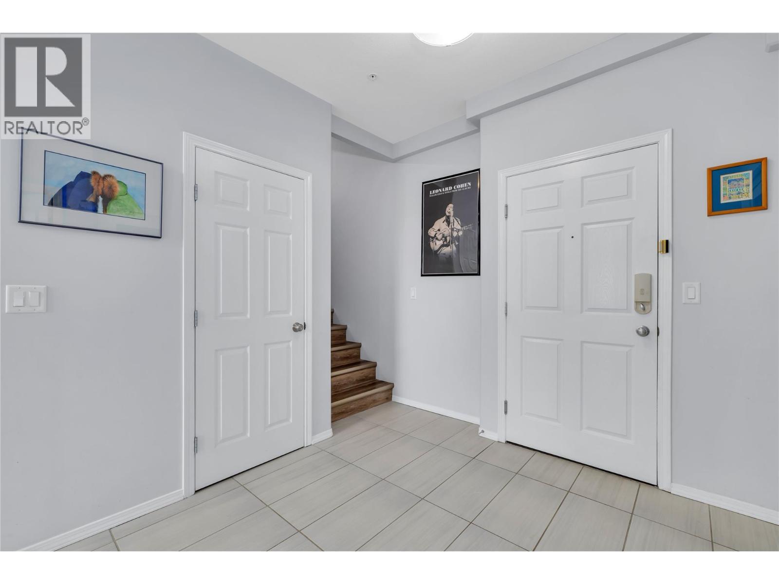 1088 Sunset Drive Unit# 635, Kelowna, BC - Indoor Photo Showing Other Room