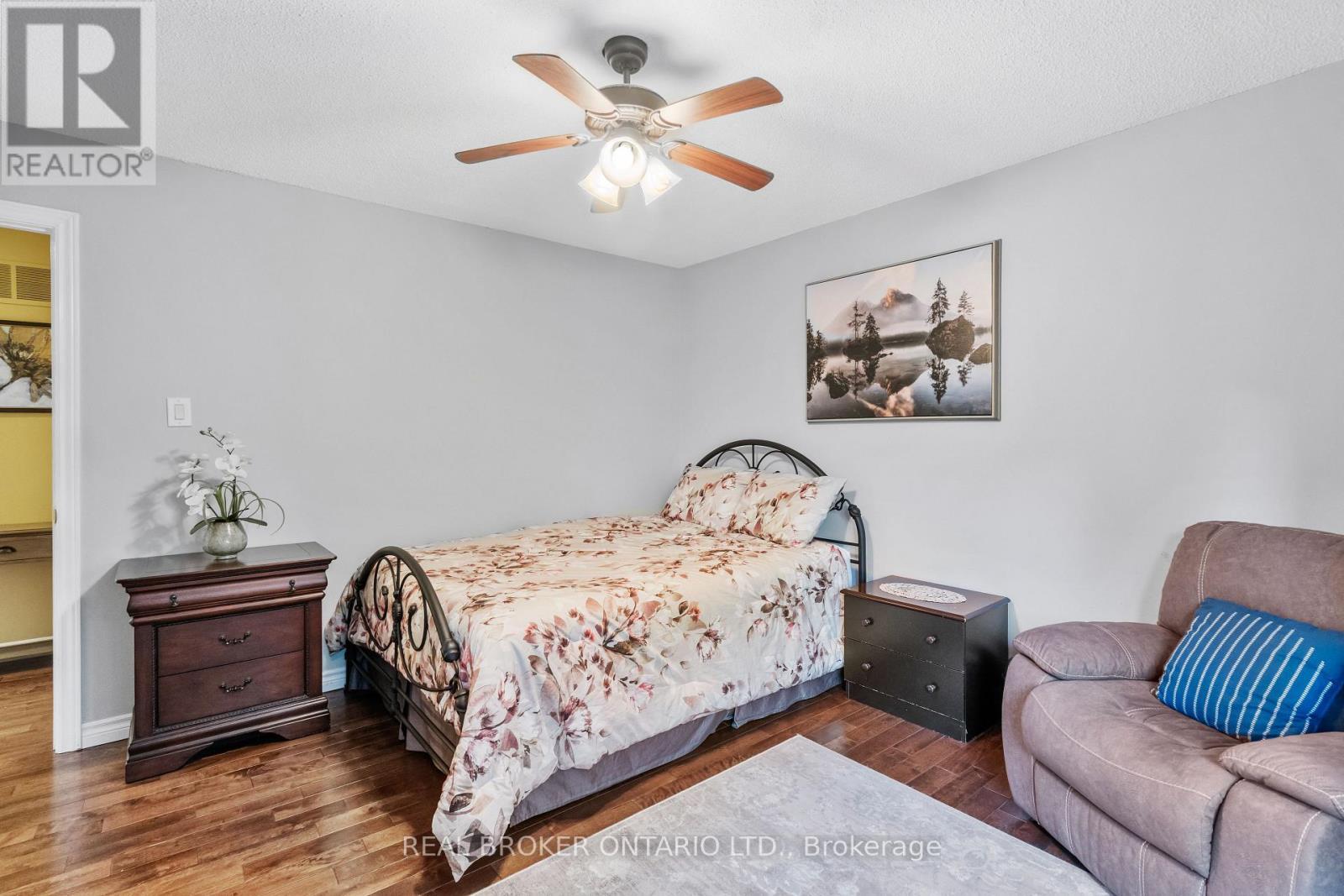 63 Haskell Crescent, Aurora, ON - Indoor Photo Showing Bedroom