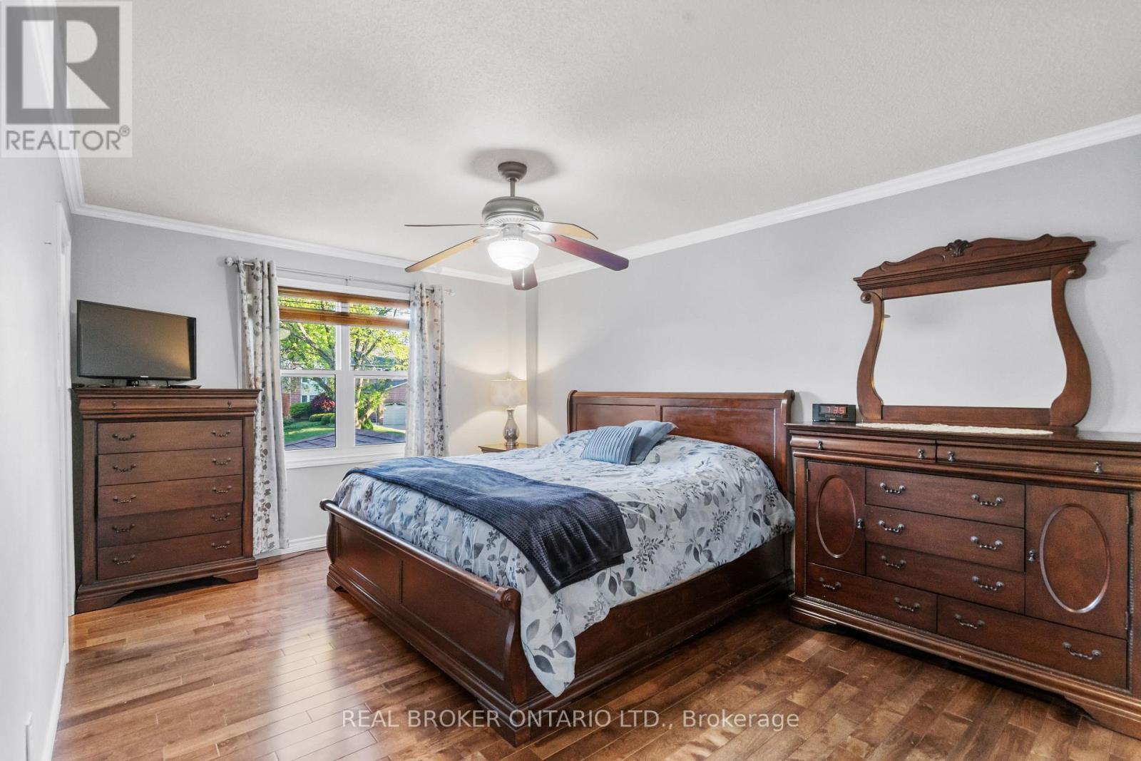 63 Haskell Crescent, Aurora, ON - Indoor Photo Showing Bedroom