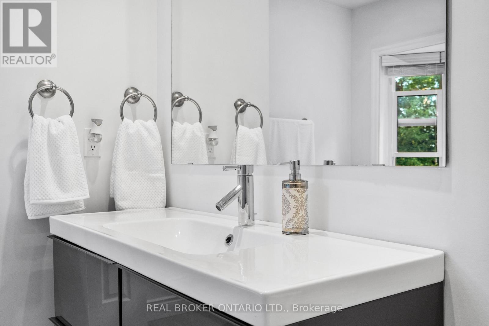 63 Haskell Crescent, Aurora, ON - Indoor Photo Showing Bathroom