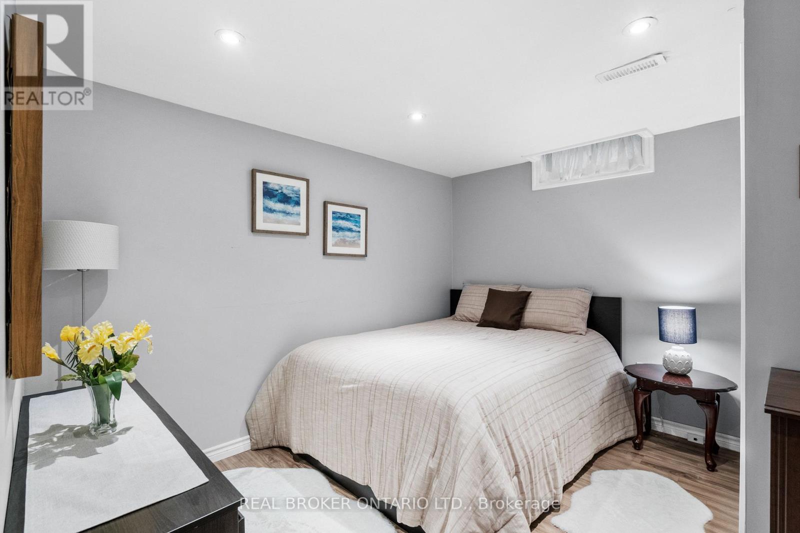 63 Haskell Crescent, Aurora, ON - Indoor Photo Showing Bedroom