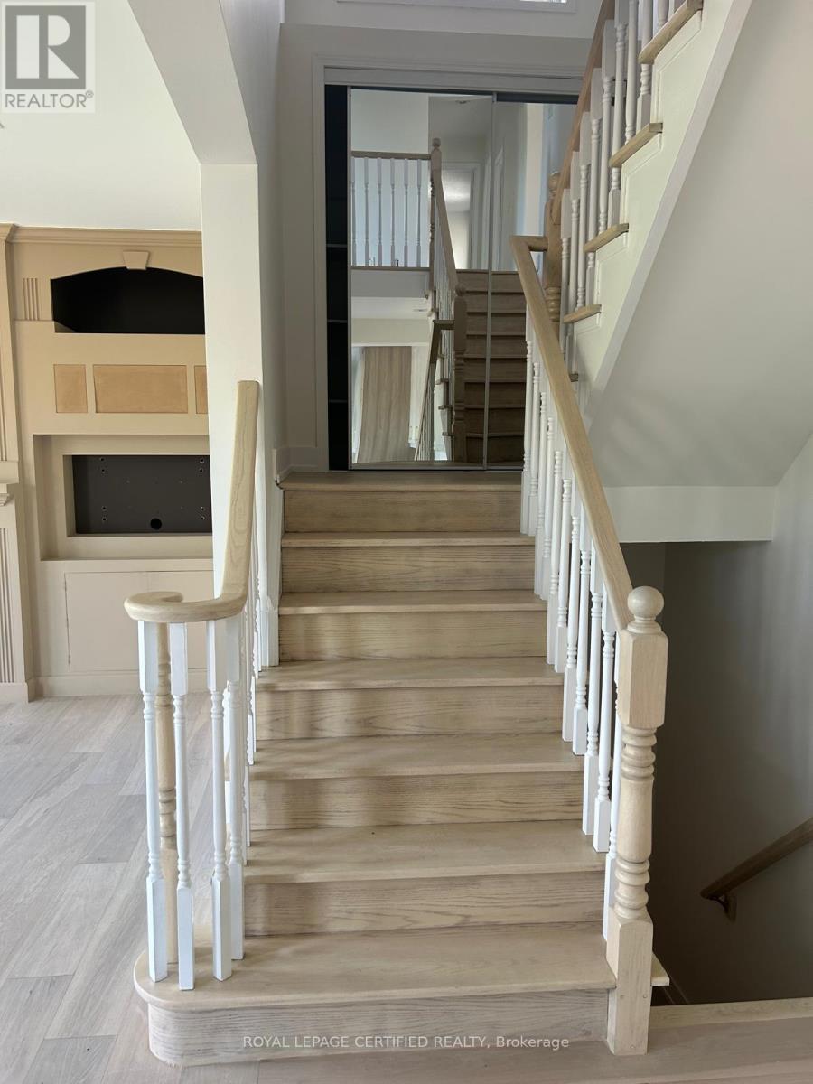 5612 Thorn Lane, Burlington, ON - Indoor Photo Showing Other Room