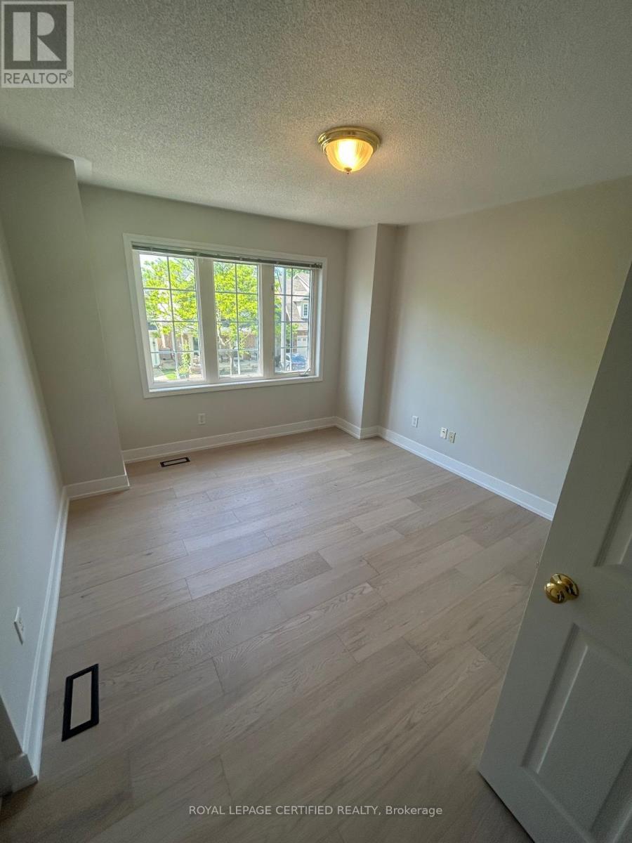 5612 Thorn Lane, Burlington, ON - Indoor Photo Showing Other Room